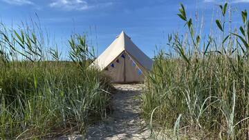 Фото Люкс-шатры Ruhnu Beach Glamping г. Ruhnu 3